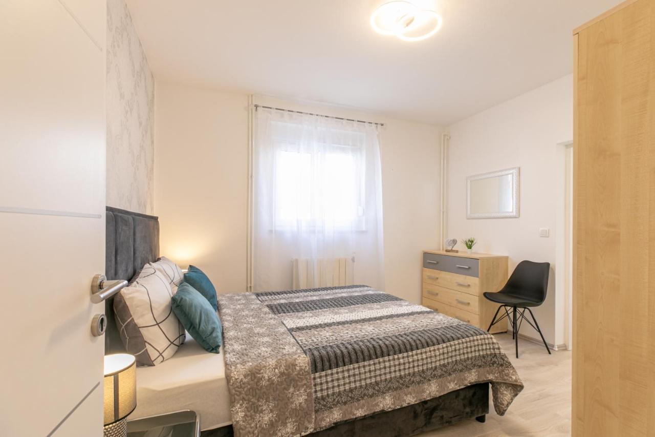 Apartments Tina Stinjan Πούλα Εξωτερικό φωτογραφία