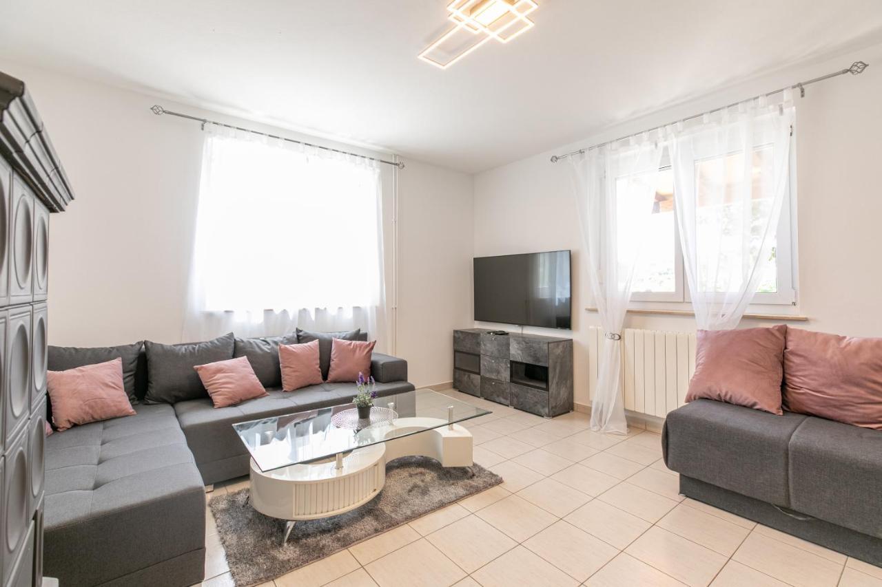 Apartments Tina Stinjan Πούλα Εξωτερικό φωτογραφία