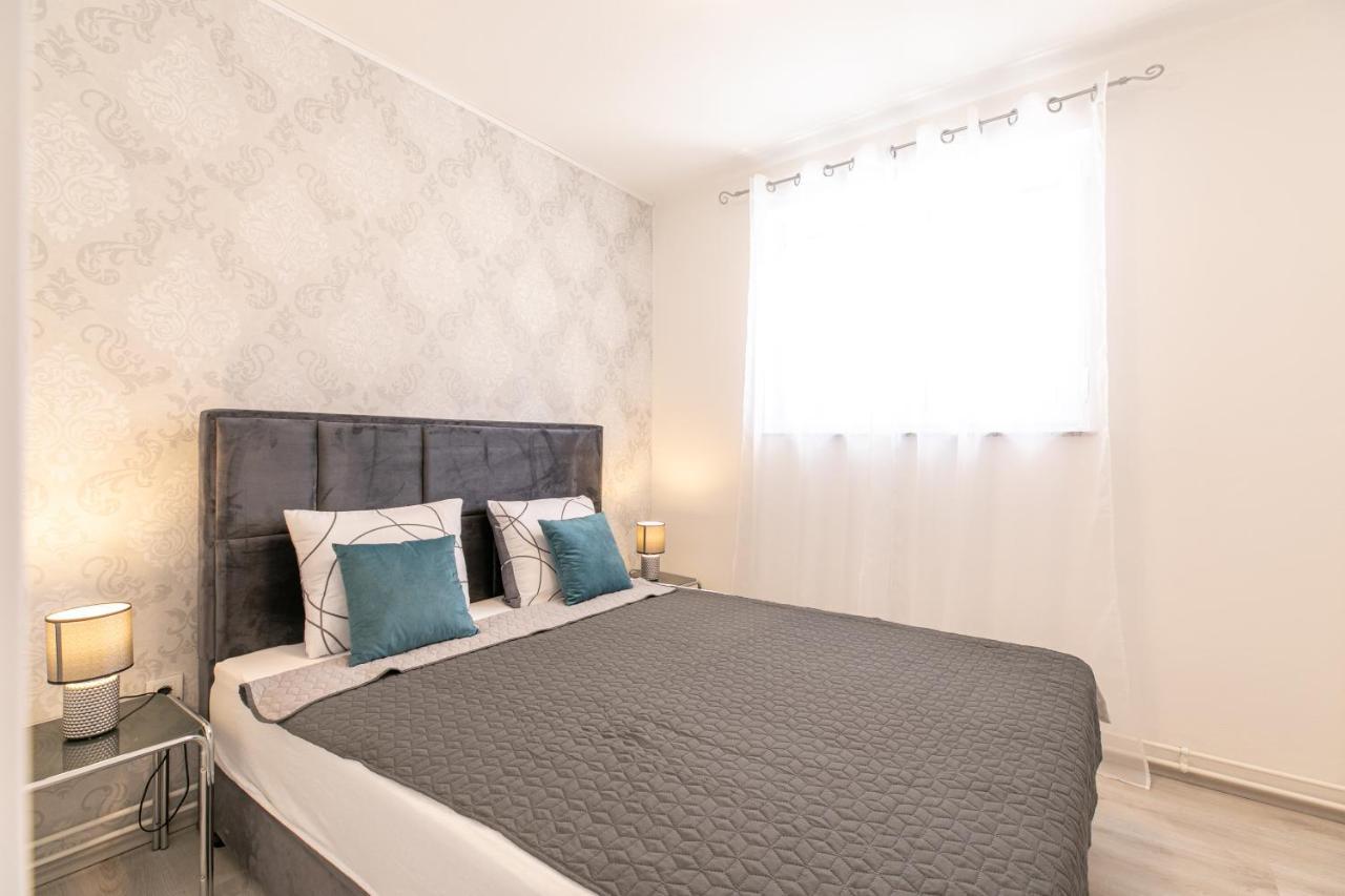 Apartments Tina Stinjan Πούλα Εξωτερικό φωτογραφία