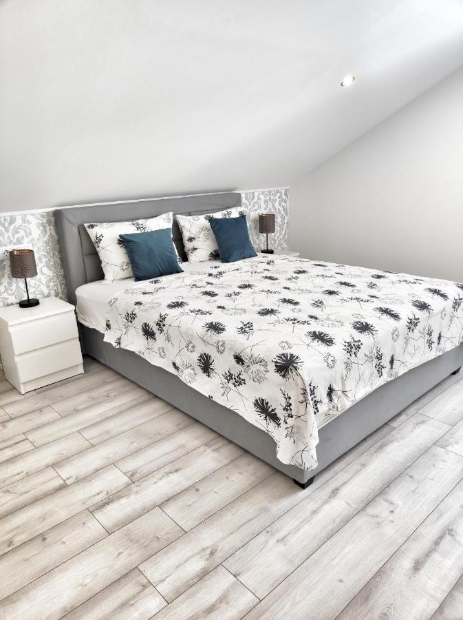 Apartments Tina Stinjan Πούλα Εξωτερικό φωτογραφία