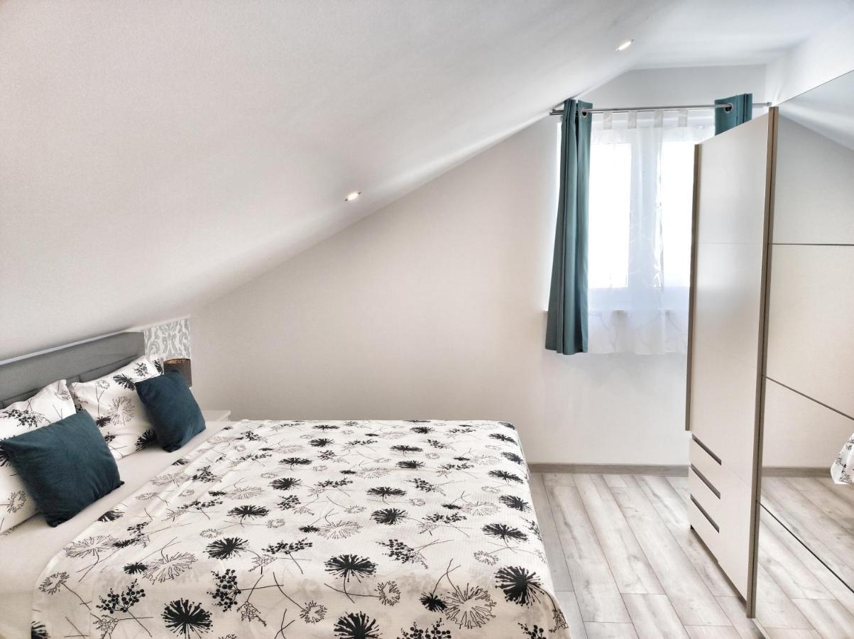 Apartments Tina Stinjan Πούλα Εξωτερικό φωτογραφία